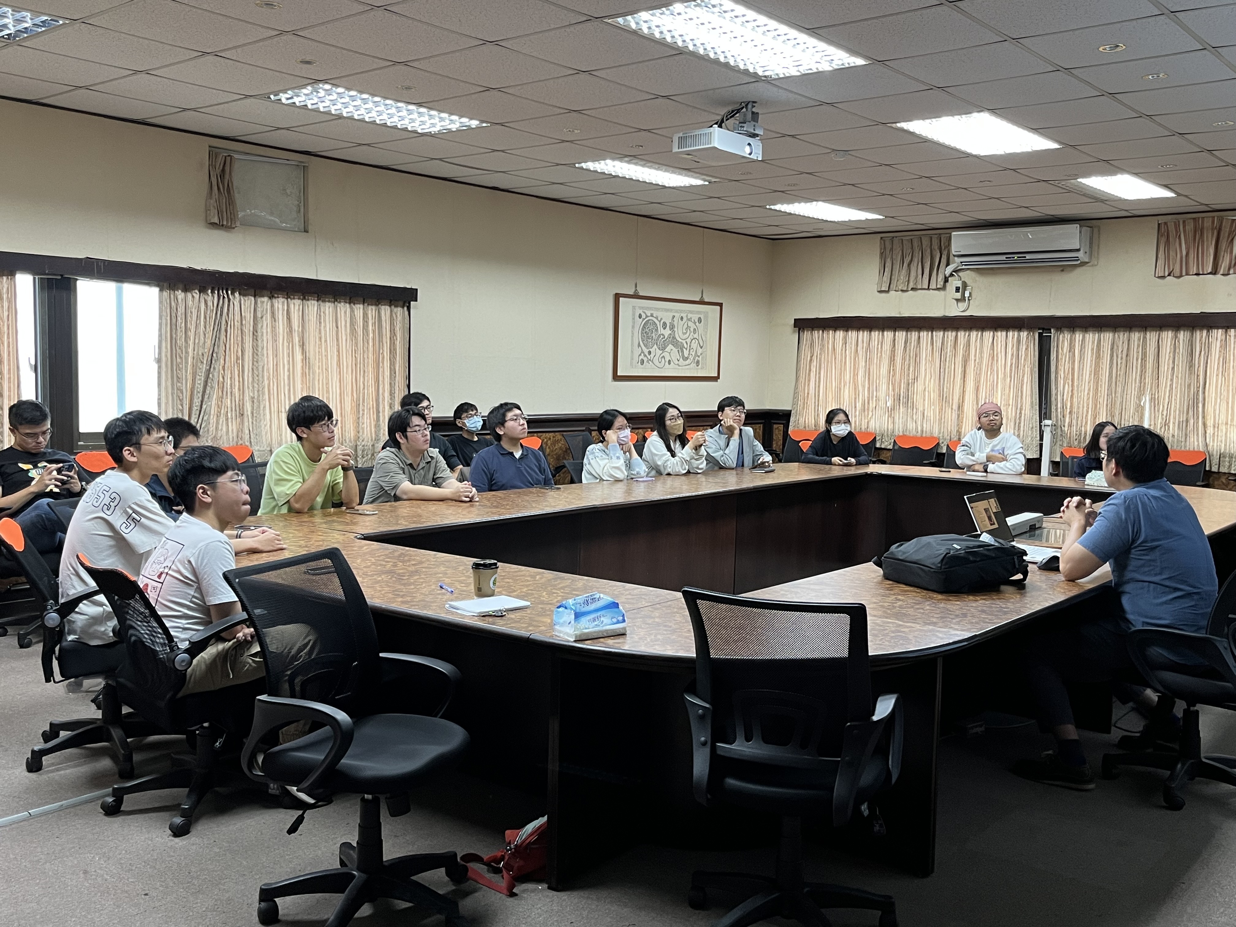 演講當時的照片